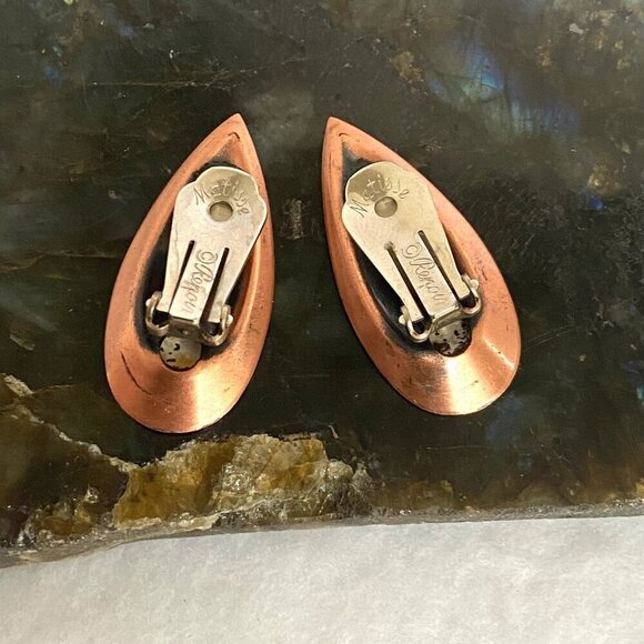 VTG Signed Renoir Matisse Copper Modernist Enamel Teardrop Clip On Earrings - Picture 8 of 16